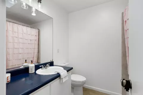 Bath - 4318 Cowell Blvd, Davis, CA 95618 photo 1 of 3
