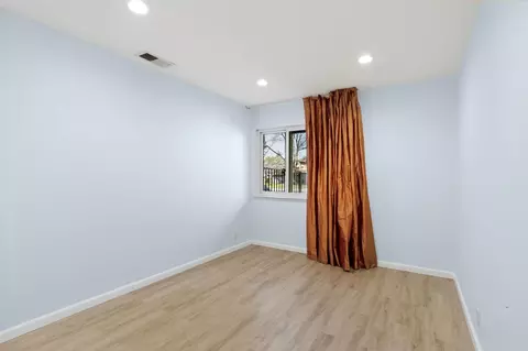 Bedroom - 4318 Cowell Blvd, Davis, CA 95618 photo 3 of 4