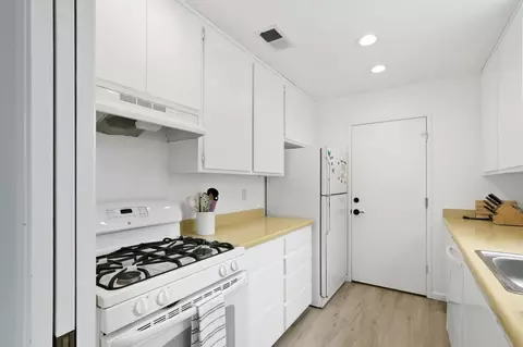 Kitchen - 4318 Cowell Blvd, Davis, CA 95618 photo 1 of 6
