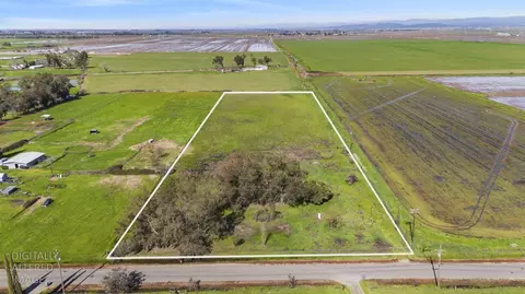 3323 Erle Rd, Marysville, CA 95901