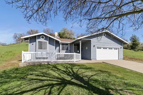 3735 Lakeview Dr, Ione, CA 95640