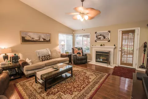 Living - 4233 Oslo Ct, Antelope, CA 95843 photo 1 of 1