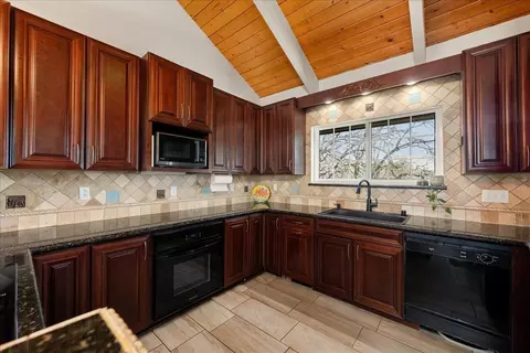 Kitchen - 1869 Wild Cat Ct, Cool, CA 95614 photo 2 of 4