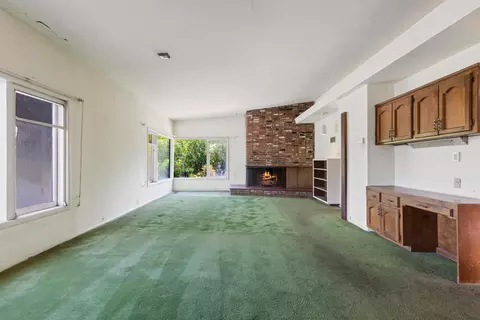 Living - 207 Lane St, Modesto, CA 95354 photo 2 of 7