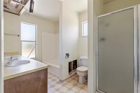 Bath - 207 Lane St, Modesto, CA 95354 photo 2 of 3