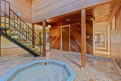 Entry Way - 207 Lane St, Modesto, CA 95354 photo 2 of 3