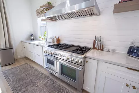 Kitchen - 336 Kristen Way, Ripon, CA 95366 photo 5 of 7