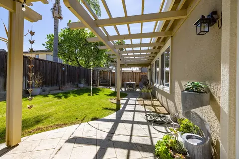 Exterior - 336 Kristen Way, Ripon, CA 95366 photo 10 of 15