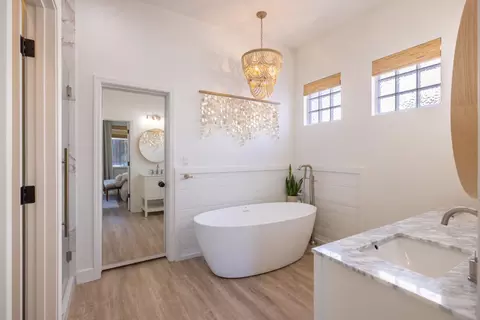 Bath - 336 Kristen Way, Ripon, CA 95366 photo 3 of 9