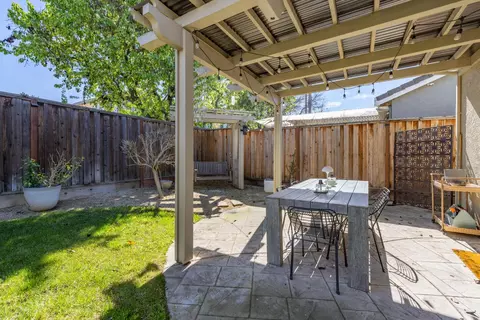 Exterior - 336 Kristen Way, Ripon, CA 95366 photo 11 of 15