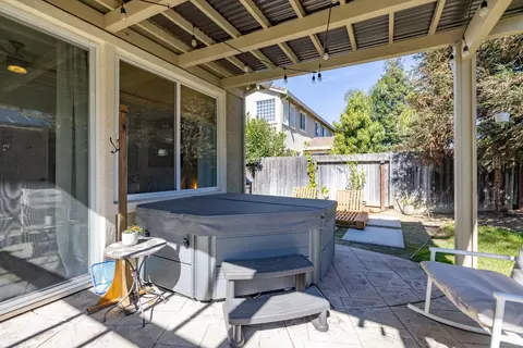 Exterior - 336 Kristen Way, Ripon, CA 95366 photo 7 of 15