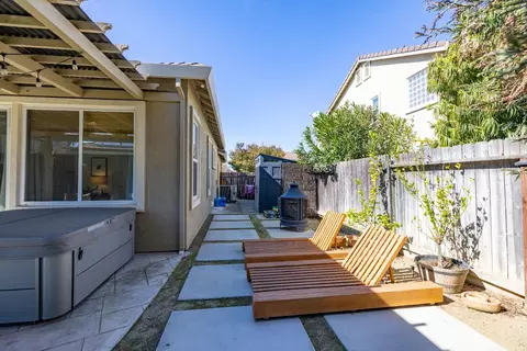 Exterior - 336 Kristen Way, Ripon, CA 95366 photo 6 of 15