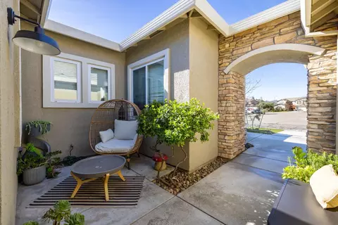 Exterior - 336 Kristen Way, Ripon, CA 95366 photo 4 of 15