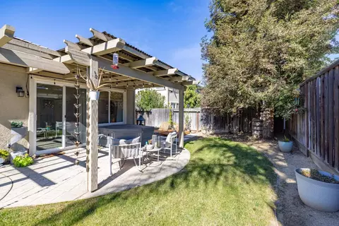 Exterior - 336 Kristen Way, Ripon, CA 95366 photo 8 of 15