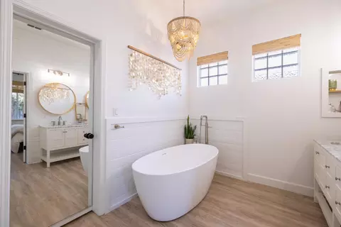 Bath - 336 Kristen Way, Ripon, CA 95366 photo 5 of 9