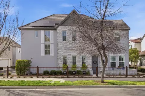 3304 Crocker Dr, Sacramento, CA 95818