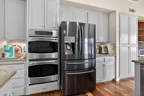 Kitchen - 1224 Glenbrook Way, Modesto, CA 95355 photo 2 of 5