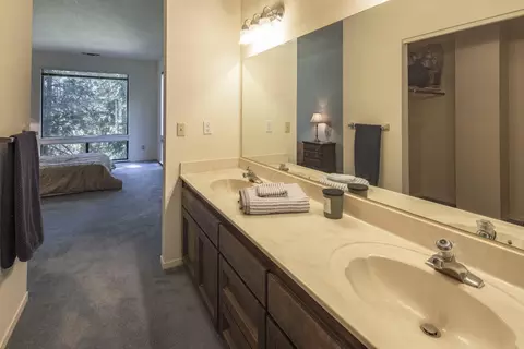 Bath - 1140 Fairway Ct, Murphys, CA 95247 photo 3 of 3