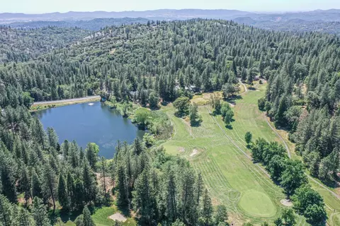 View/Area - 1140 Fairway Ct, Murphys, CA 95247 photo 5 of 5