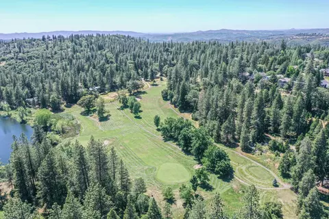 View/Area - 1140 Fairway Ct, Murphys, CA 95247 photo 2 of 5