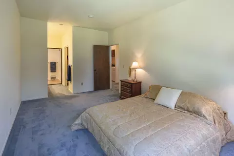 Bedroom - 1140 Fairway Ct, Murphys, CA 95247 photo 2 of 3