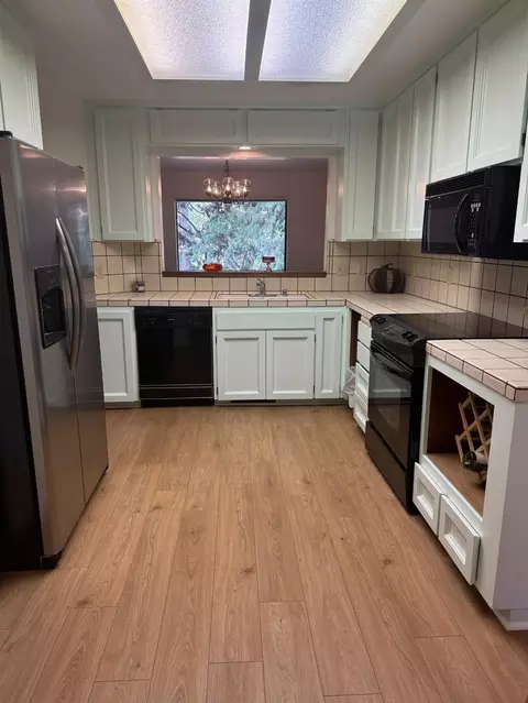 Kitchen - 1140 Fairway Ct, Murphys, CA 95247 photo 1 of 2