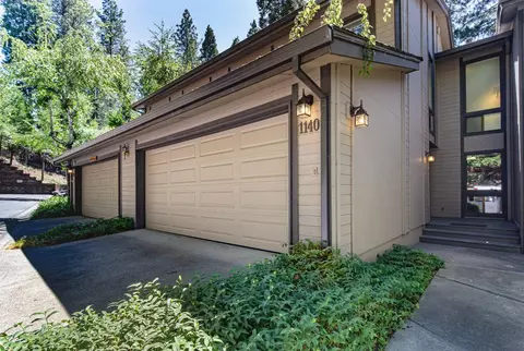 Exterior - 1140 Fairway Ct, Murphys, CA 95247 photo 3 of 7