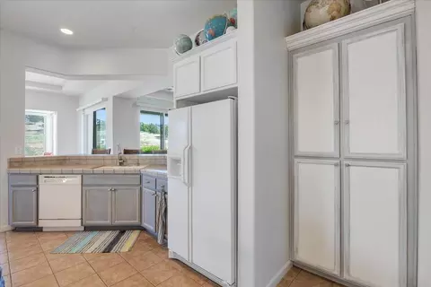 Kitchen - 258 Rock Ridge Ln, Copperopolis, CA 95228 photo 2 of 2