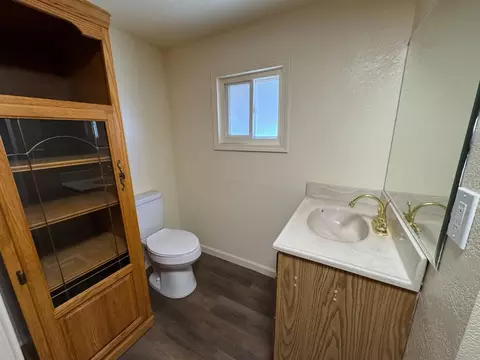 Bath - 612 Union St, Isleton, CA 95641 photo 1 of 2