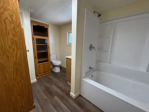 Bath - 612 Union St, Isleton, CA 95641 photo 2 of 2