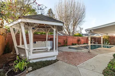 Exterior - 3809 Marigold Ln, Modesto, CA 95356 photo 7 of 13