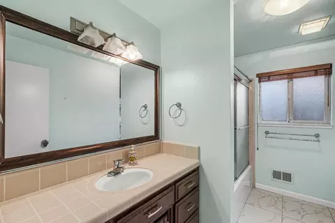Bath - 3809 Marigold Ln, Modesto, CA 95356 photo 1 of 5