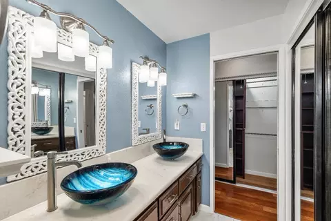 Bath - 3809 Marigold Ln, Modesto, CA 95356 photo 5 of 5