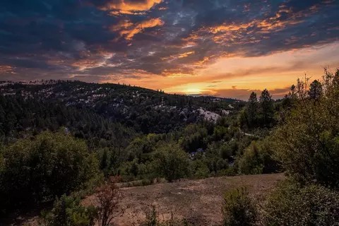5776 Prospector Ln, Murphys, CA 95247