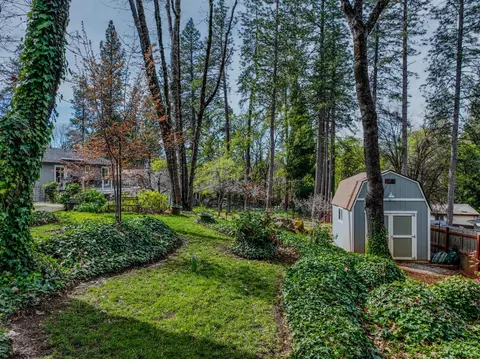 Exterior - 11818 Upper Circle Dr, Grass Valley, CA 95949 photo 10 of 14