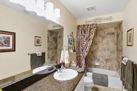 Bath - 11818 Upper Circle Dr, Grass Valley, CA 95949 photo 2 of 6