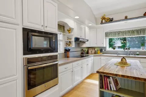 Kitchen - 11818 Upper Circle Dr, Grass Valley, CA 95949 photo 3 of 3