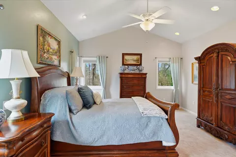 Bedroom - 11818 Upper Circle Dr, Grass Valley, CA 95949 photo 3 of 5