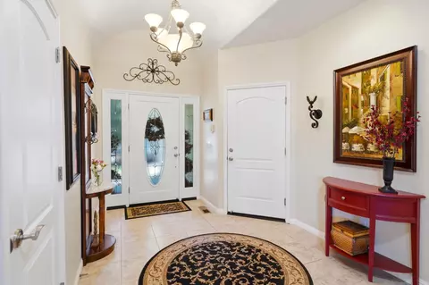 Entry Way - 11818 Upper Circle Dr, Grass Valley, CA 95949 photo 2 of 4