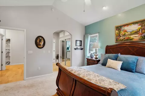 Bedroom - 11818 Upper Circle Dr, Grass Valley, CA 95949 photo 2 of 5