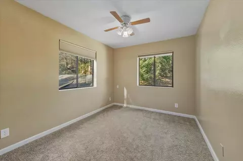 Bedroom - 13999 Fifield Rd, Grass Valley, CA 95945 photo 3 of 5