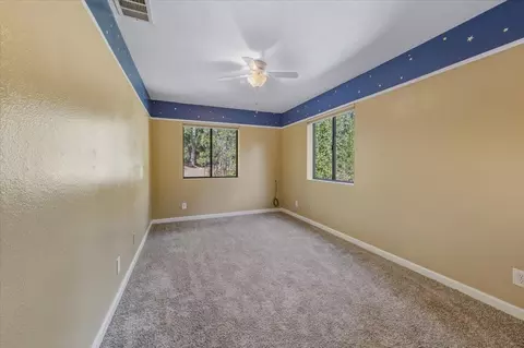 Bedroom - 13999 Fifield Rd, Grass Valley, CA 95945 photo 4 of 5