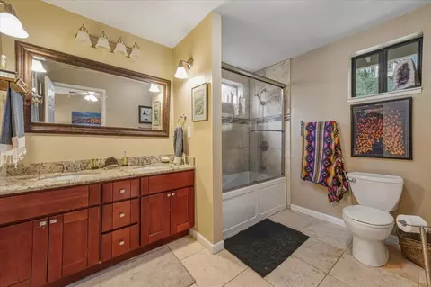 Bath - 13999 Fifield Rd, Grass Valley, CA 95945 photo 1 of 4