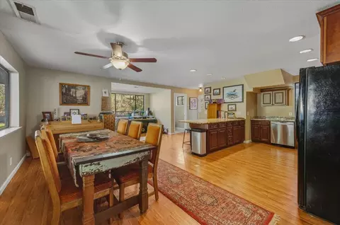 Dining - 13999 Fifield Rd, Grass Valley, CA 95945 photo 3 of 3