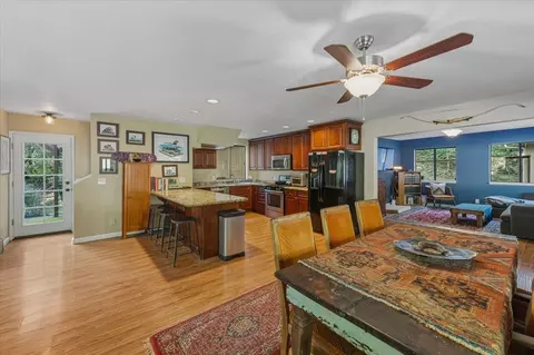 Dining - 13999 Fifield Rd, Grass Valley, CA 95945 photo 2 of 3