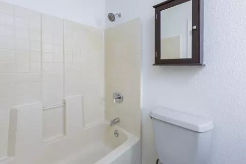 Bath - 4580 Sand Ridge Rd, Placerville, CA 95667 photo 2 of 3