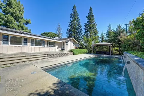6730 Lakeview Dr, Carmichael, CA 95608 photo 1
