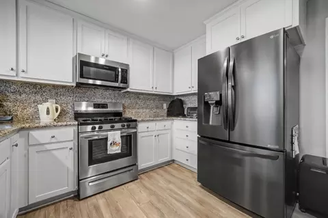 Kitchen - 143 Emerald Ln, Jackson, CA 95642 photo 3 of 5