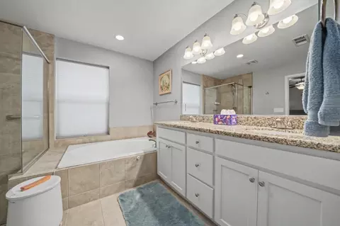 Bath - 143 Emerald Ln, Jackson, CA 95642 photo 3 of 3