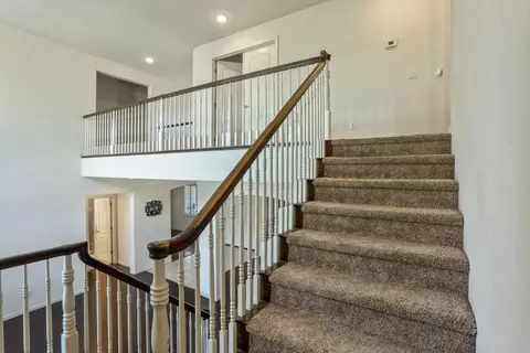 Entry Way - 4666 Treasure Ct, Turlock, CA 95382 photo 8 of 10
